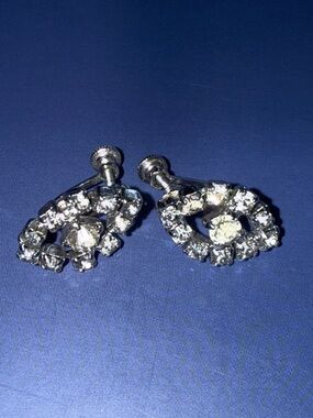 Vintage Crystal Screw-Back Earrings - Clear Rhinestone Silver Tone